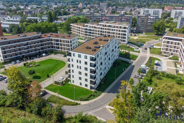 Bel appartement 1 chambre avec terrasse, parking et cave