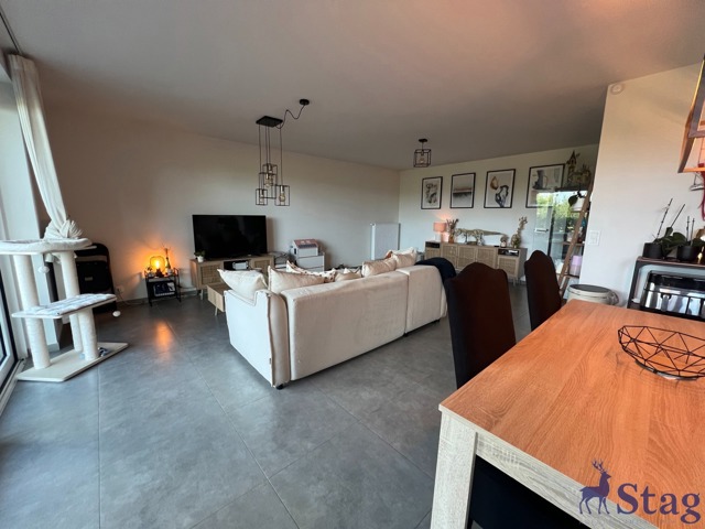 Appartement rez-de-chaussée, 2 chambres, terrasse, parking