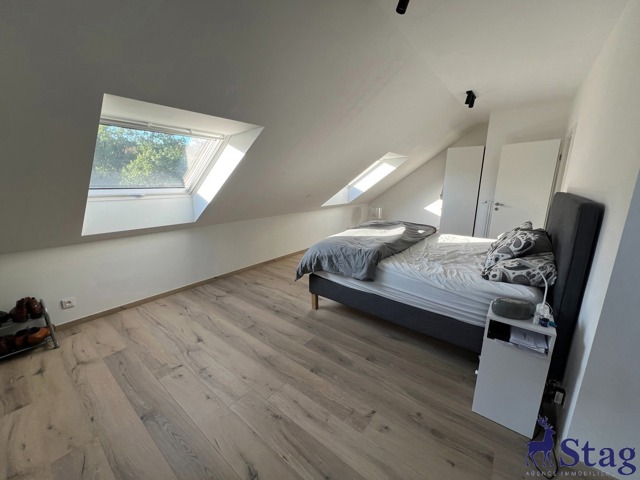Duplex 3 chambres, bureau, terrasse, box garage et parking