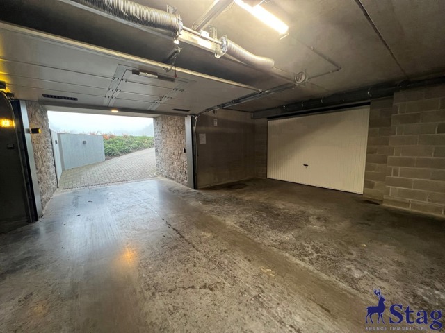 Duplex 3 chambres, bureau, terrasse, box garage et parking
