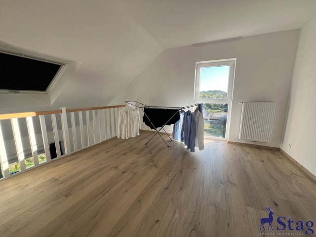 Duplex 3 chambres, bureau, terrasse, box garage et parking