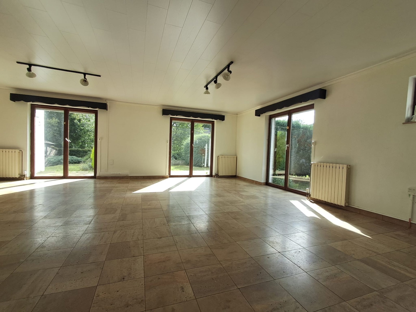 Villa 3 chambres, bureau et garage