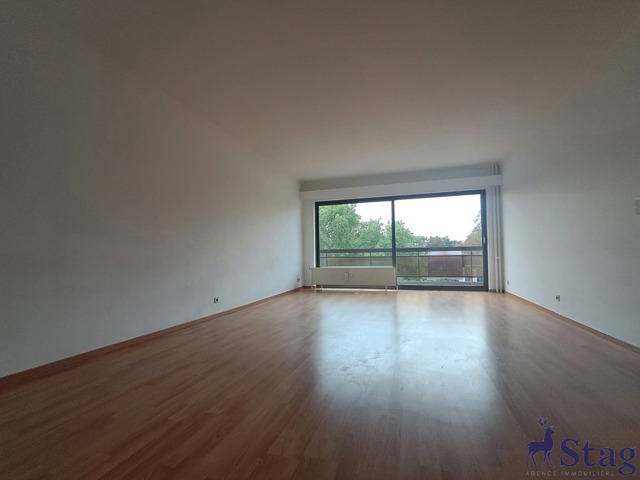 Bel appartement traversant de 3 chambres, cave et grenier