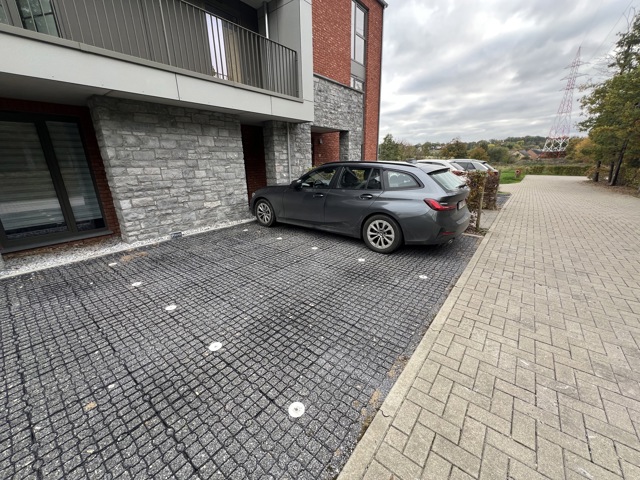 Appartement 2 chambres, terrasse, parking et box garage
