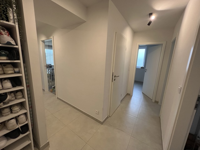 Appartement 2 chambres, terrasse, parking et box garage