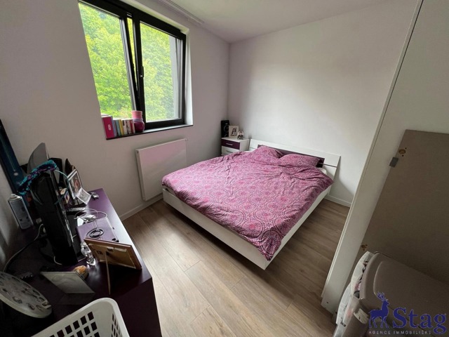 Bel appartement 3 chambres, terrasse, parking et cave
