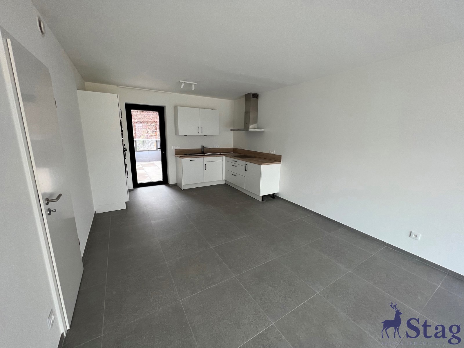 Magnifique appartement 2 chambres, terrasse, parking et cave