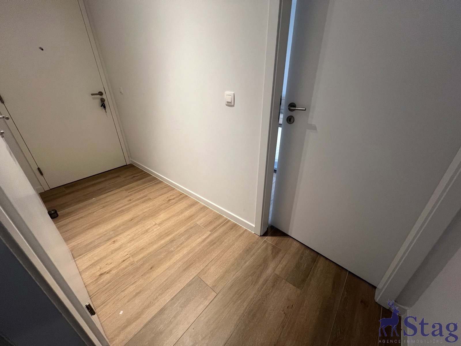 Bel appartement 1 chambre avec terrasse, parking et cave