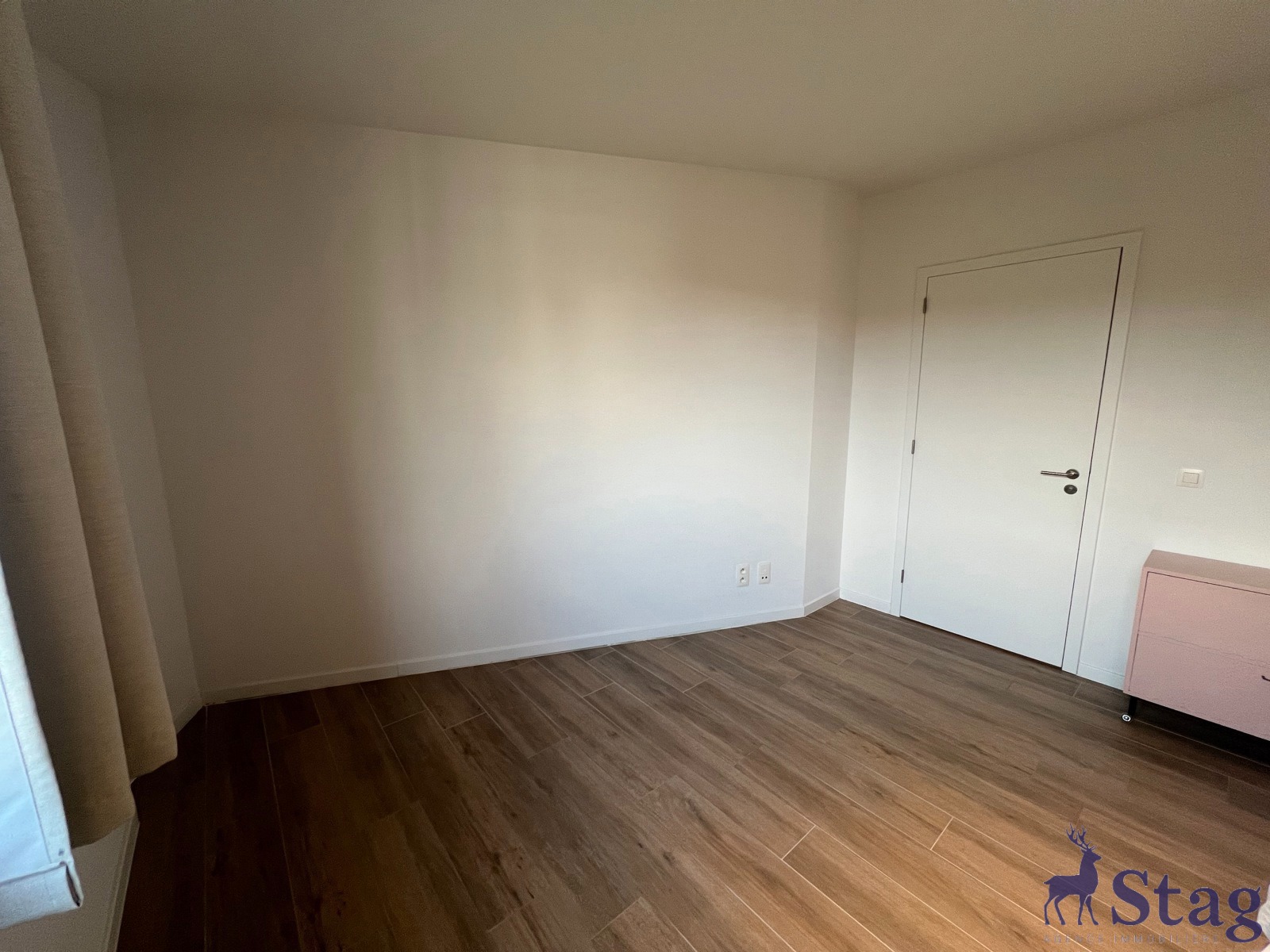 Bel appartement 1 chambre avec terrasse, parking et cave