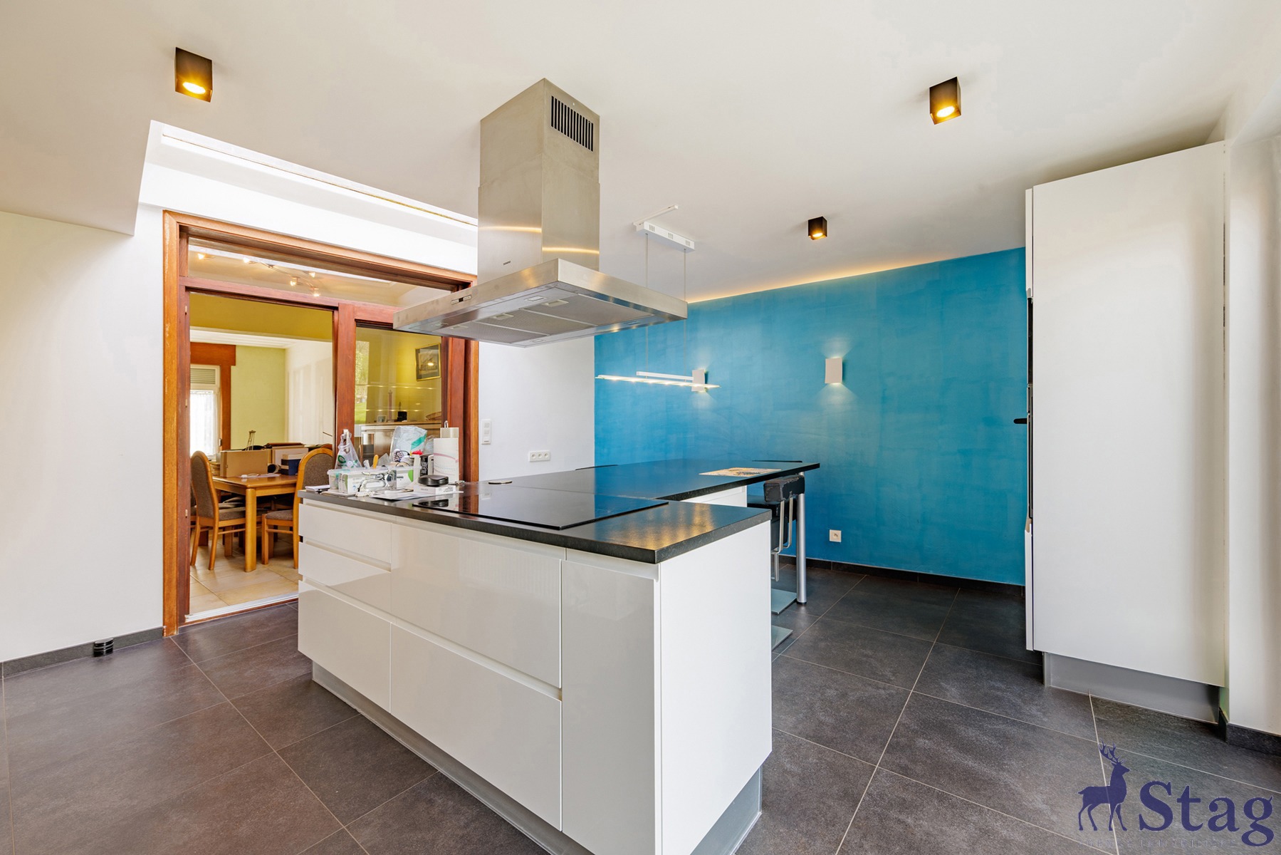 Charmante maison 2 chambres avec jardin dans une rue calme