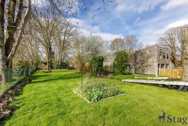 Charmante maison 2 chambres avec jardin dans une rue calme