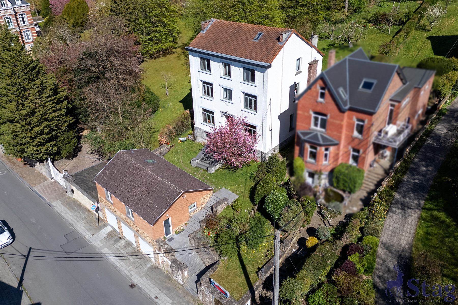 Maison 7 ch +appart. indépendant + 4 garages, fort potentiel