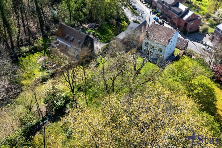 Maison 7 ch +appart. indépendant + 4 garages, fort potentiel