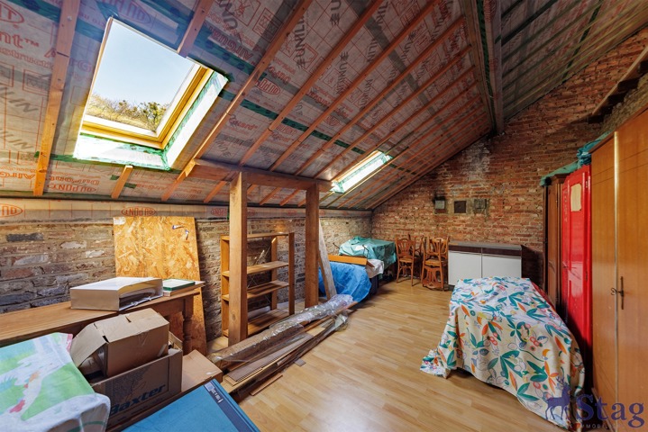 Maison 7 ch +appart. indépendant + 4 garages, fort potentiel