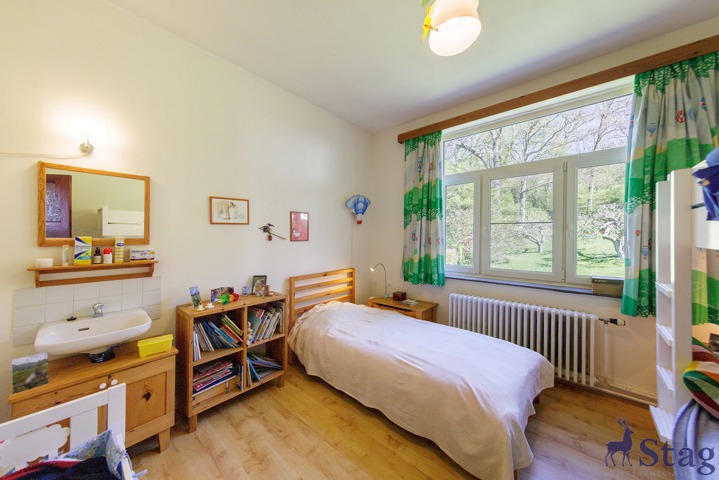 Maison 7 ch +appart. indépendant + 4 garages, fort potentiel