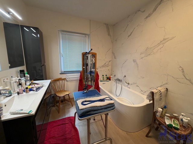 Appartement 2 chambres vue Meuse, jardin, terrasse, parking