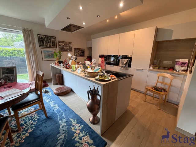Appartement 2 chambres vue Meuse, jardin, terrasse, parking