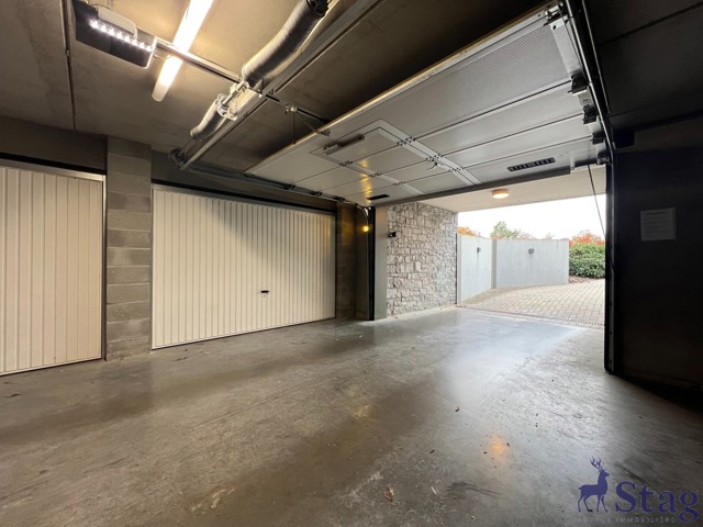Appartement 2 chambres, terrasse, parking et box garage