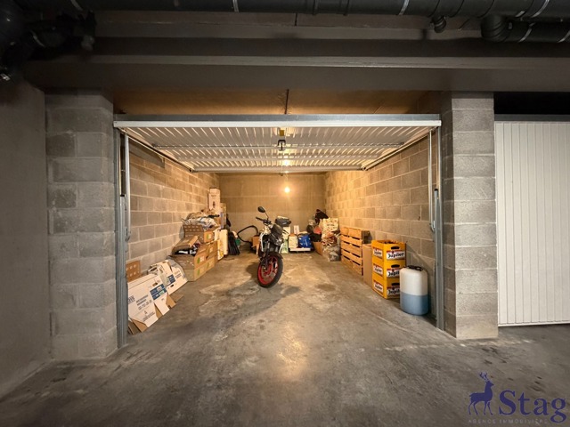 Appartement 2 chambres, terrasse, parking et box garage