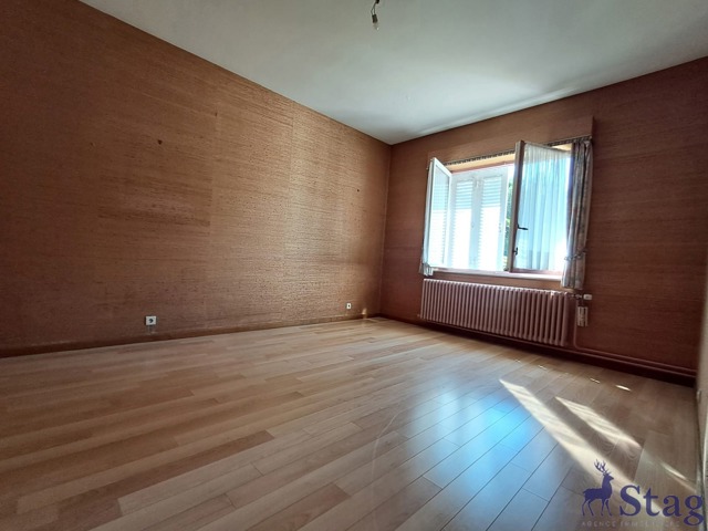 Villa 5 chambres avec garage et jardin