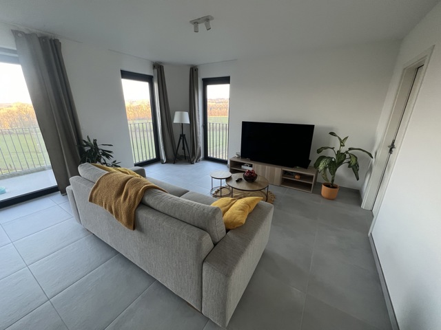 Appartement 2 chambres, terrasse, parkings et cave