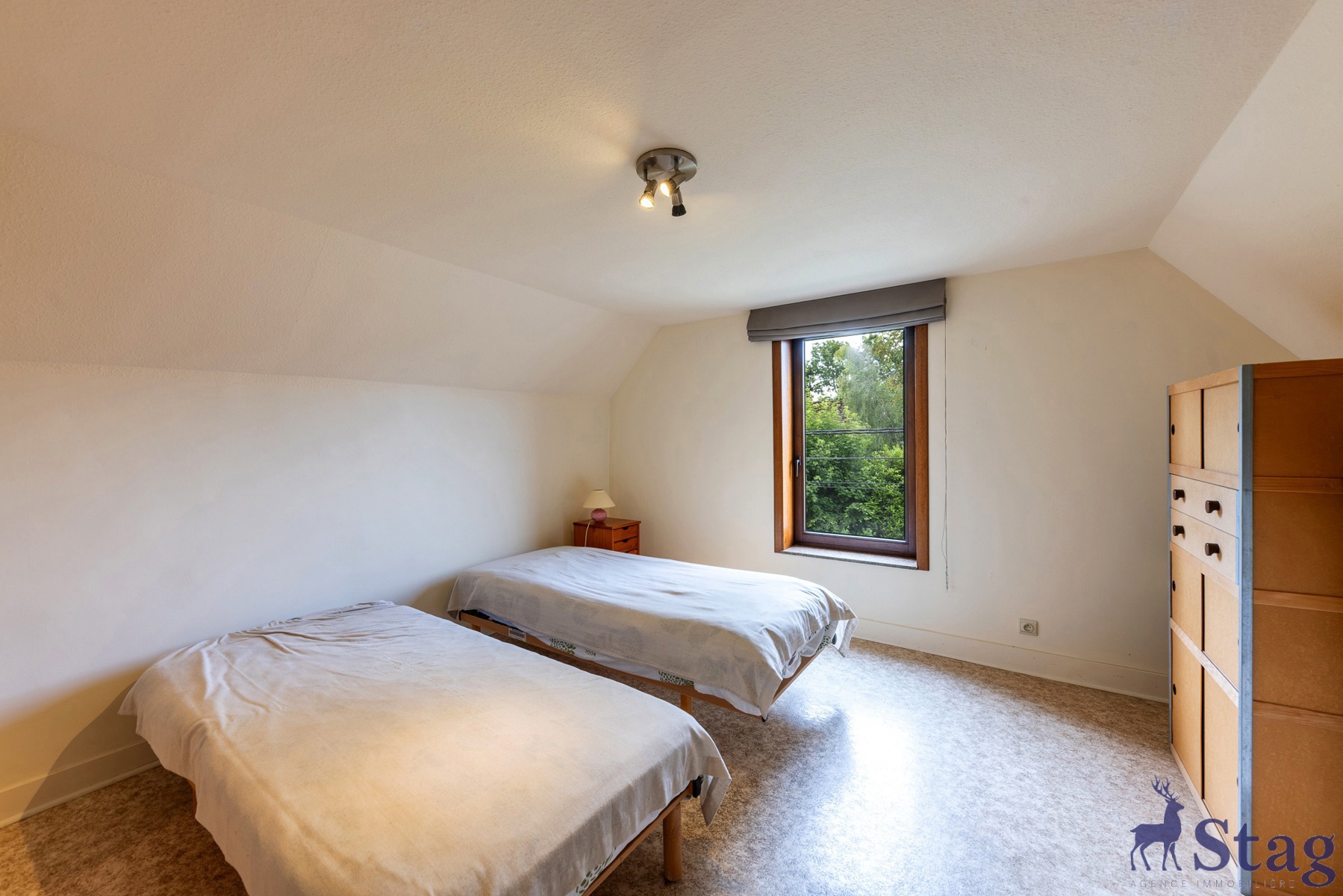 Villa 3 ch.,2 sdb, chambre au rez-de-chaussée et dépendances
