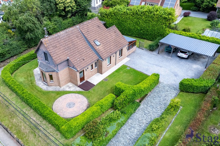 Villa 3 ch.,2 sdb, chambre au rez-de-chaussée et dépendances