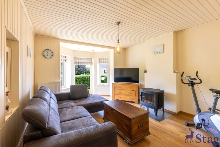 Villa 3 ch.,2 sdb, chambre au rez-de-chaussée et dépendances