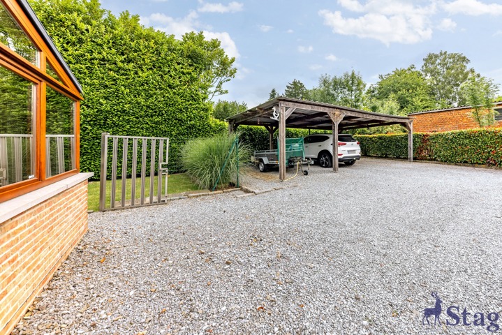 Villa 3 ch.,2 sdb, chambre au rez-de-chaussée et dépendances