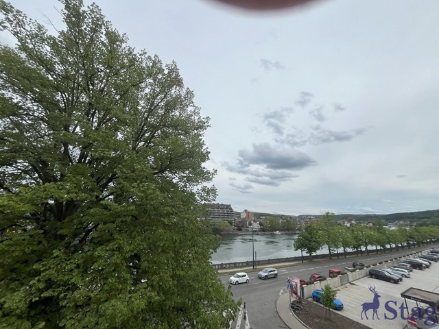 Studio avec mezzanine et vue imprenable sur la Meuse