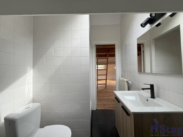 Studio avec mezzanine et vue imprenable sur la Meuse