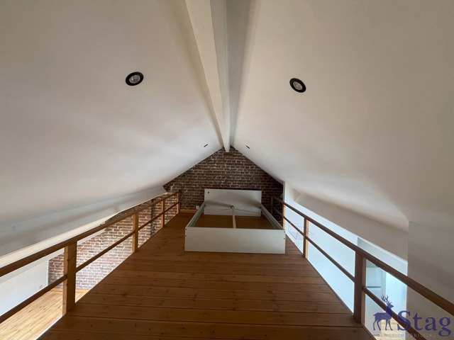 Studio avec mezzanine et vue imprenable sur la Meuse