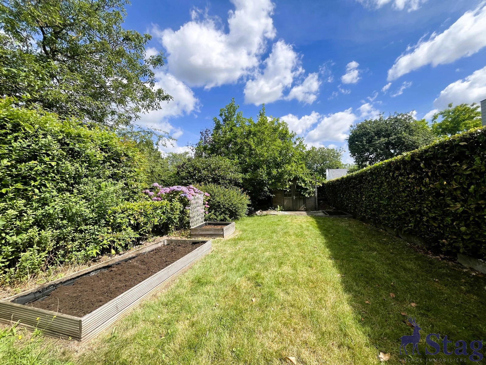 Maison avec terrasse et jardin