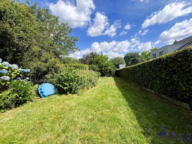 Maison avec terrasse et jardin