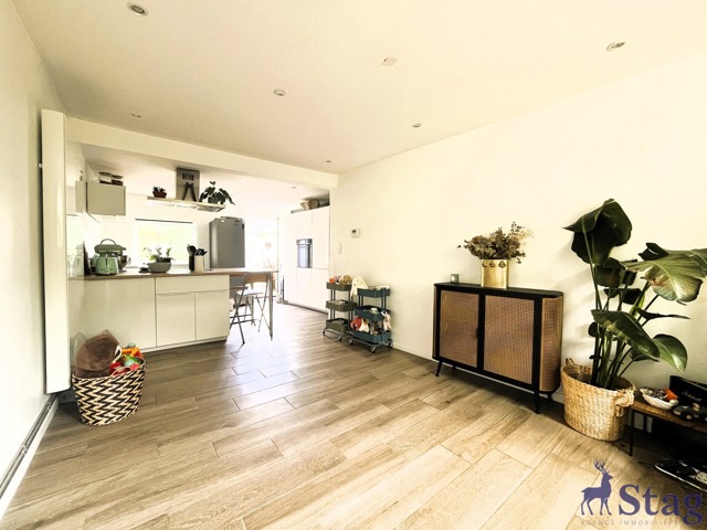 Maison avec terrasse et jardin