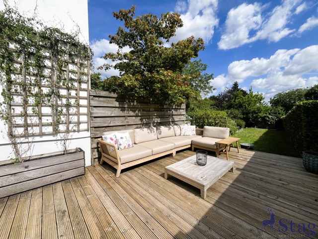 Maison avec terrasse et jardin