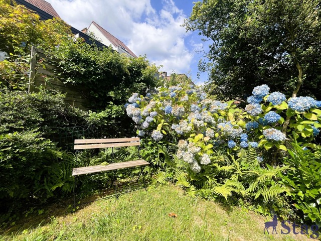 Maison avec terrasse et jardin