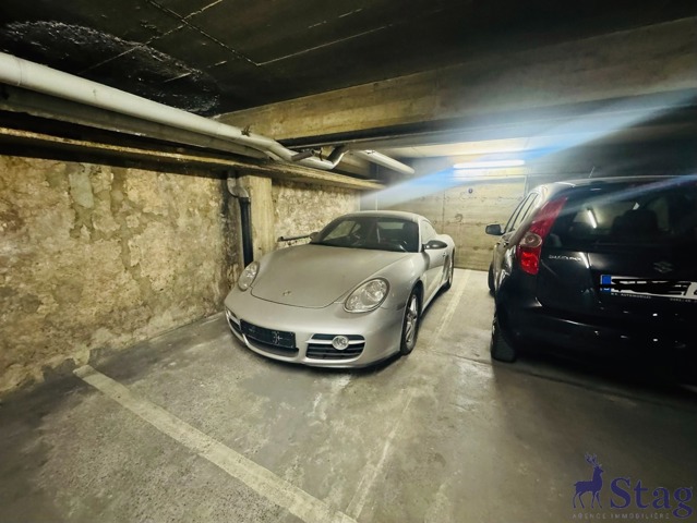 Place de parking sécurisée