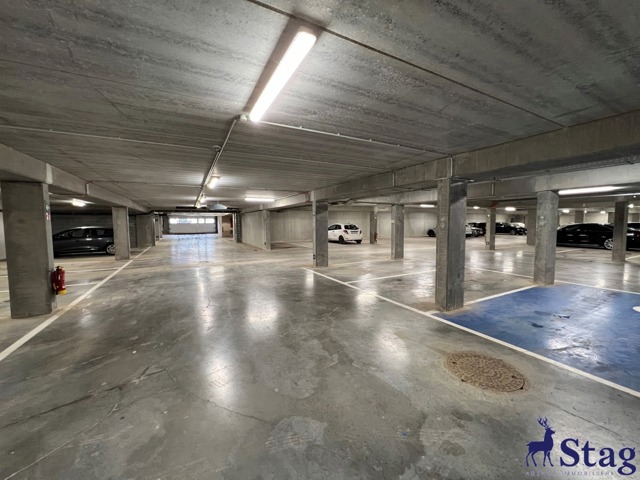Spacieux appartement 2 chambres terrasse, parking et cave