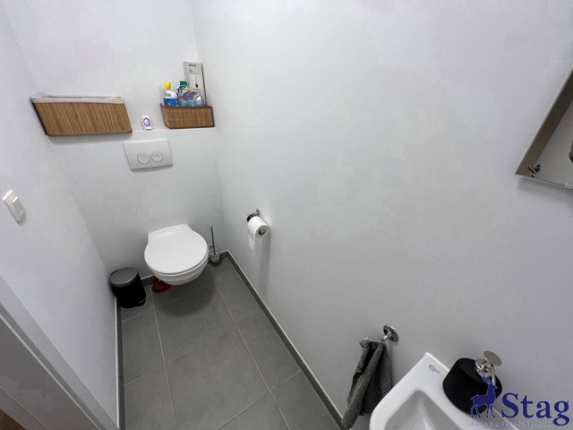 Spacieux appartement 2 chambres terrasse, parking et cave