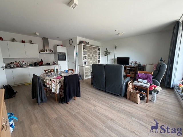 Spacieux appartement 2 chambres terrasse, parking et cave
