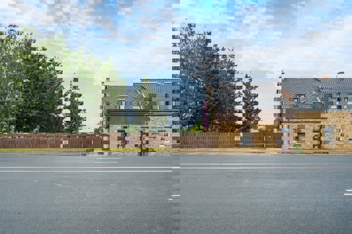 Maison sous-option à Beuzet