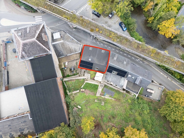 Maison sous-option à Yvoir