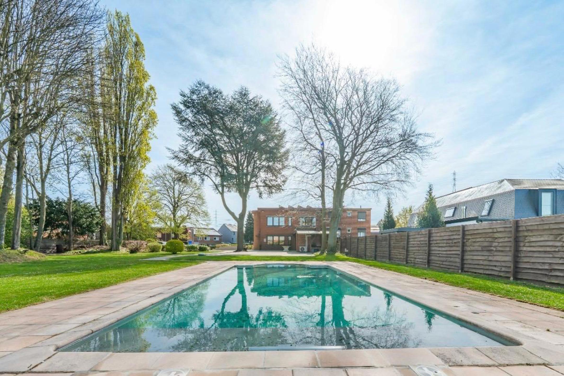 Photo maison Maison de caractère avec piscine 