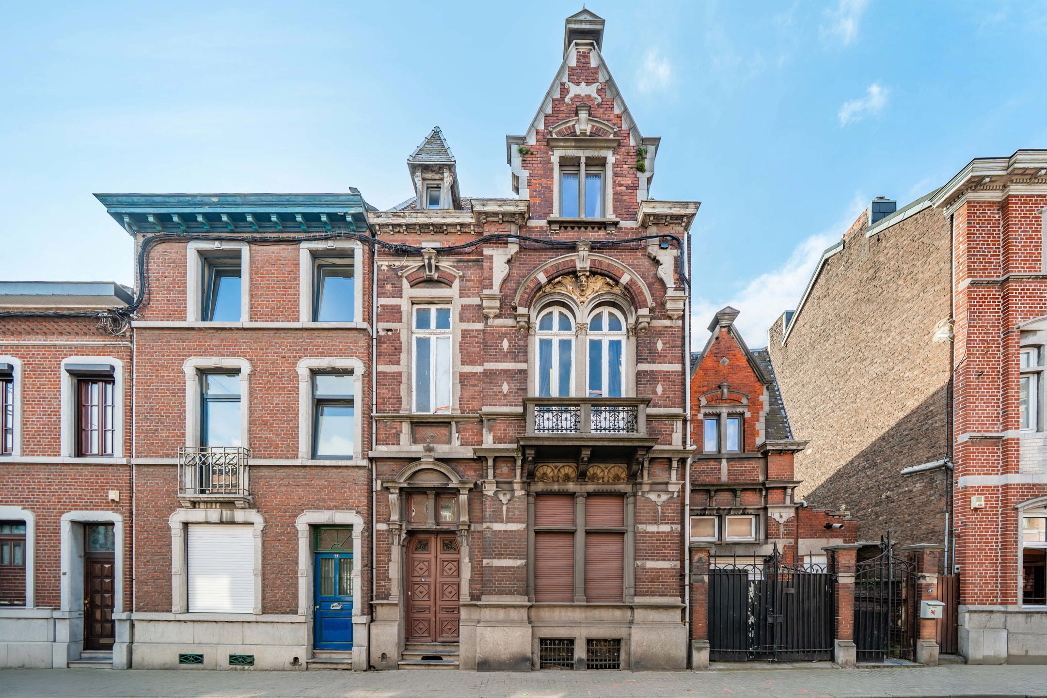 Photo maison Deux maisons de maître possédant 11 chambres à Herstal 