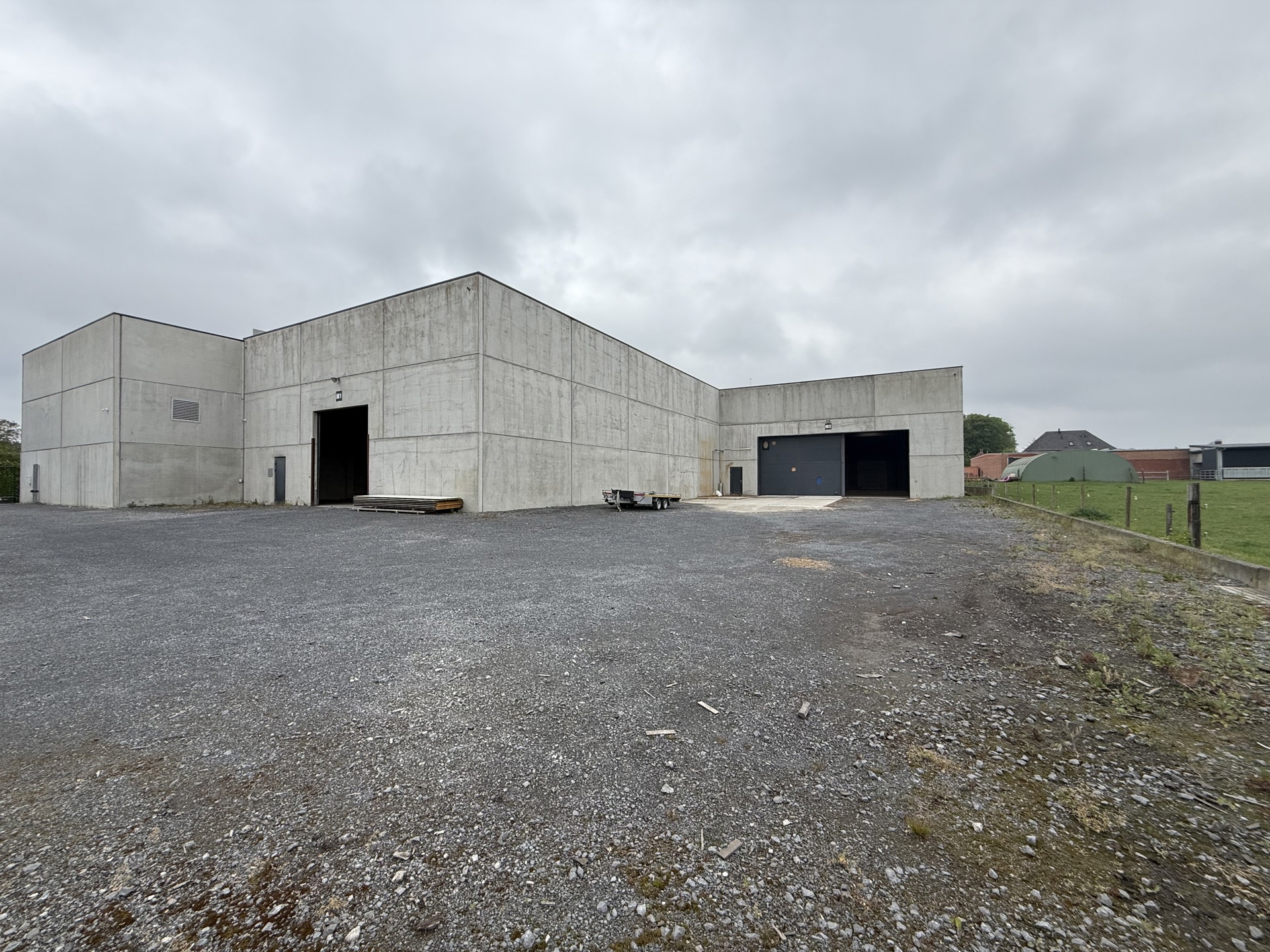 Photo industriel DEINZE – SITE INDUSTRIEL / entrepots DE ± 2.760 M² SUR ± 5.157 ² DE TERRAIN 