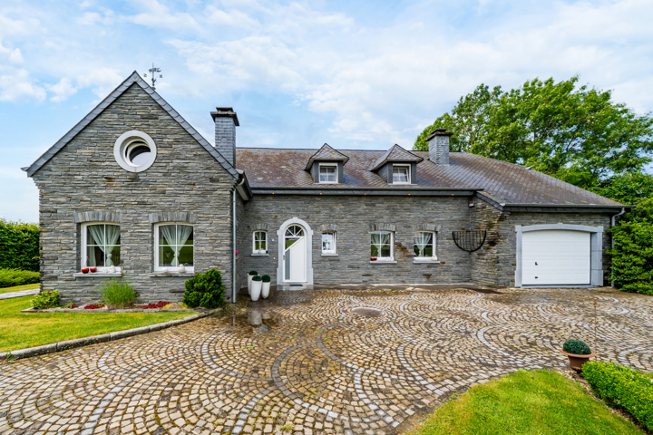 Bien exceptionnel à vendre à Patignies