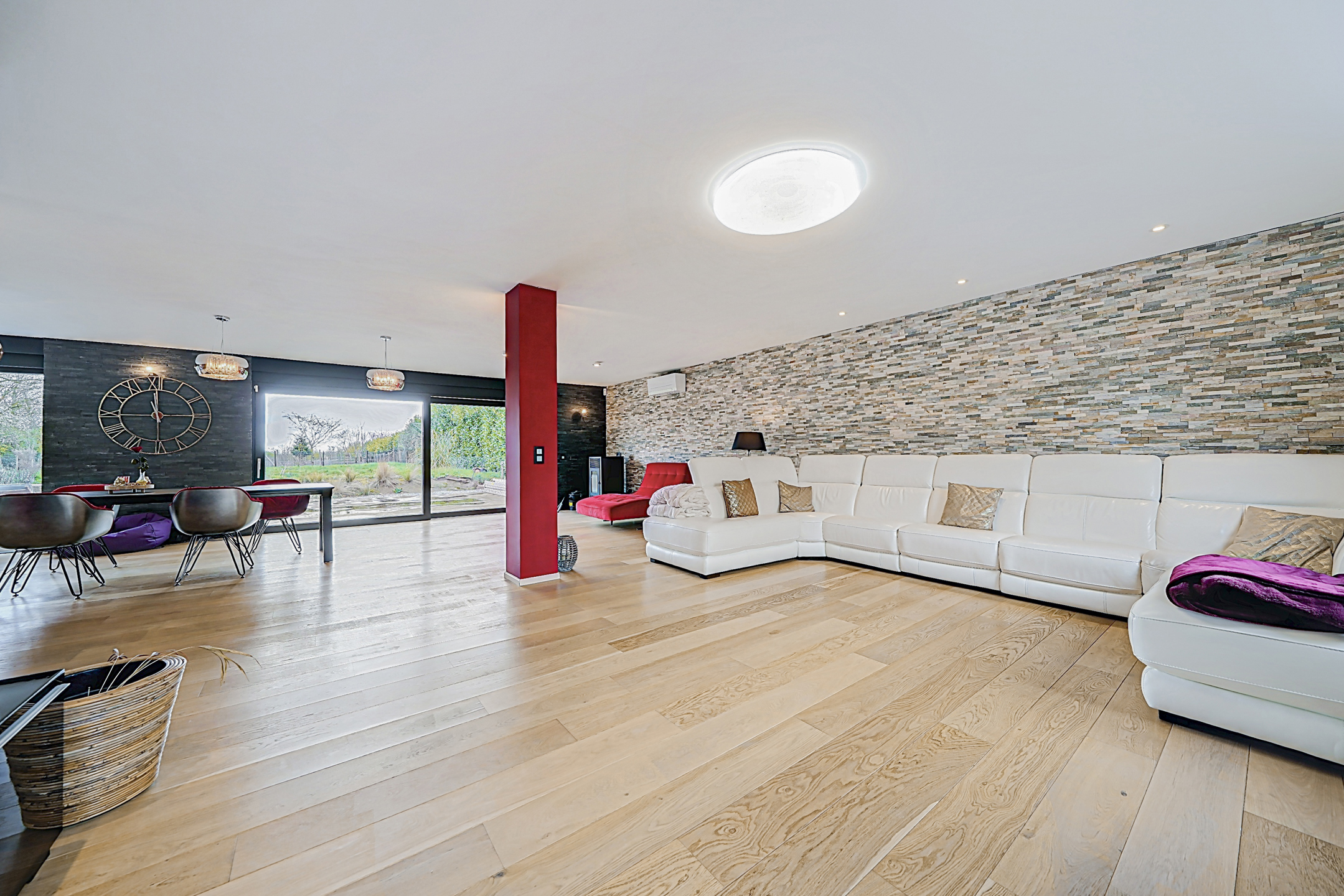 Photo maison Villa récente de standing – 5 chambres et grand terrain 