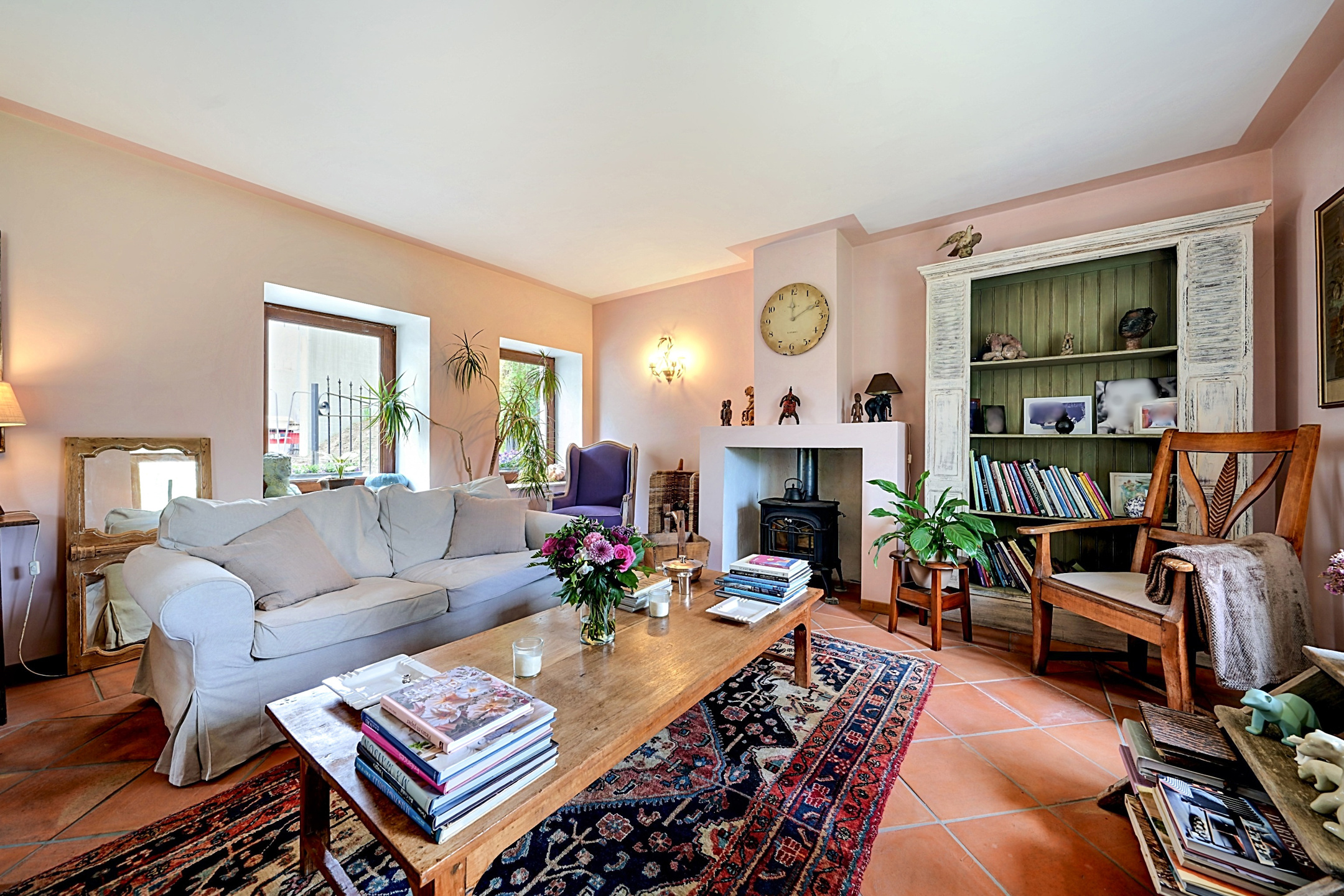 Photo maison Villa et dépendance dans un écrin de verdure 