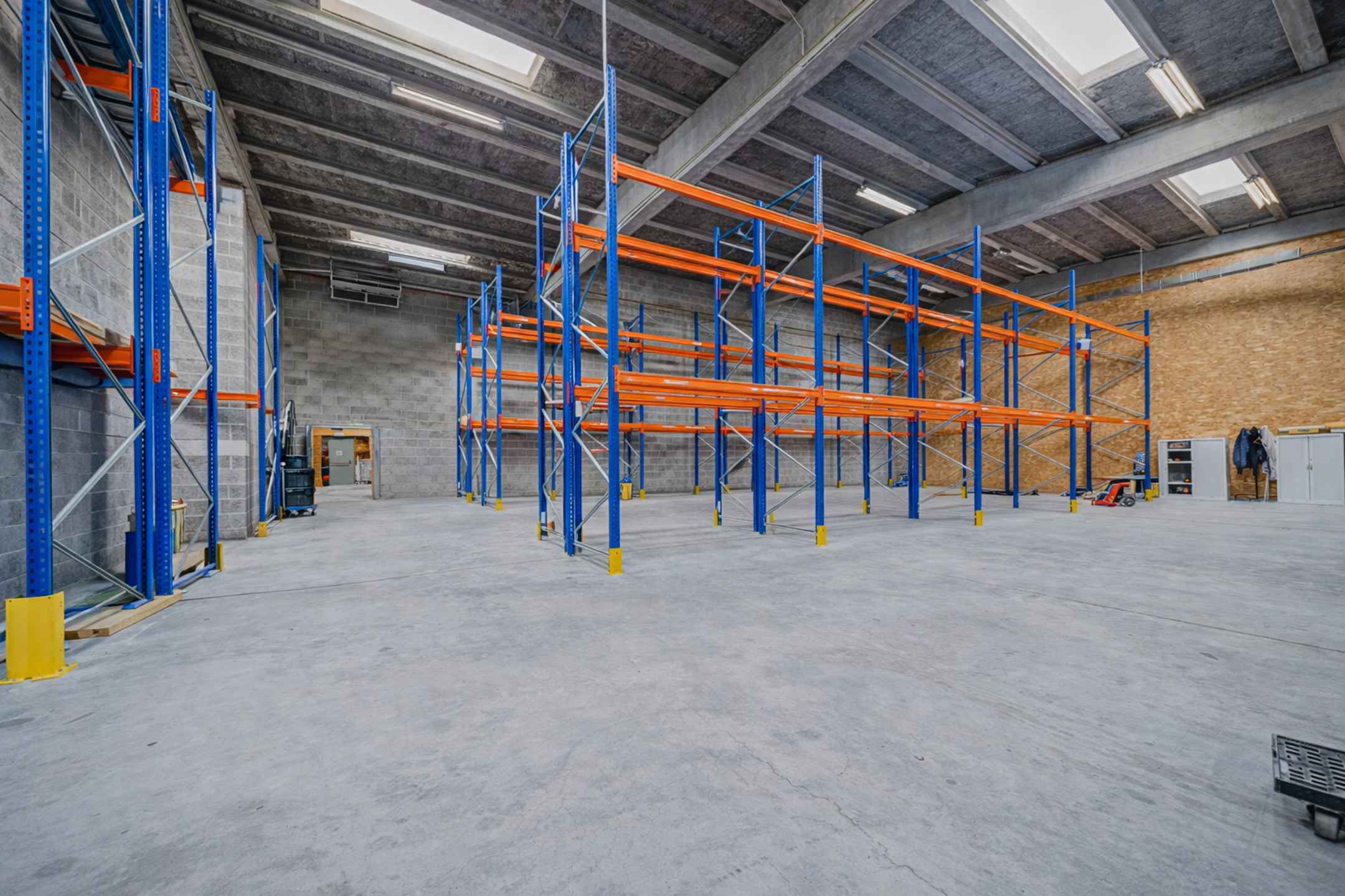 Photo industriel Disponible immédiatement – opportunité stratégique à Evere 